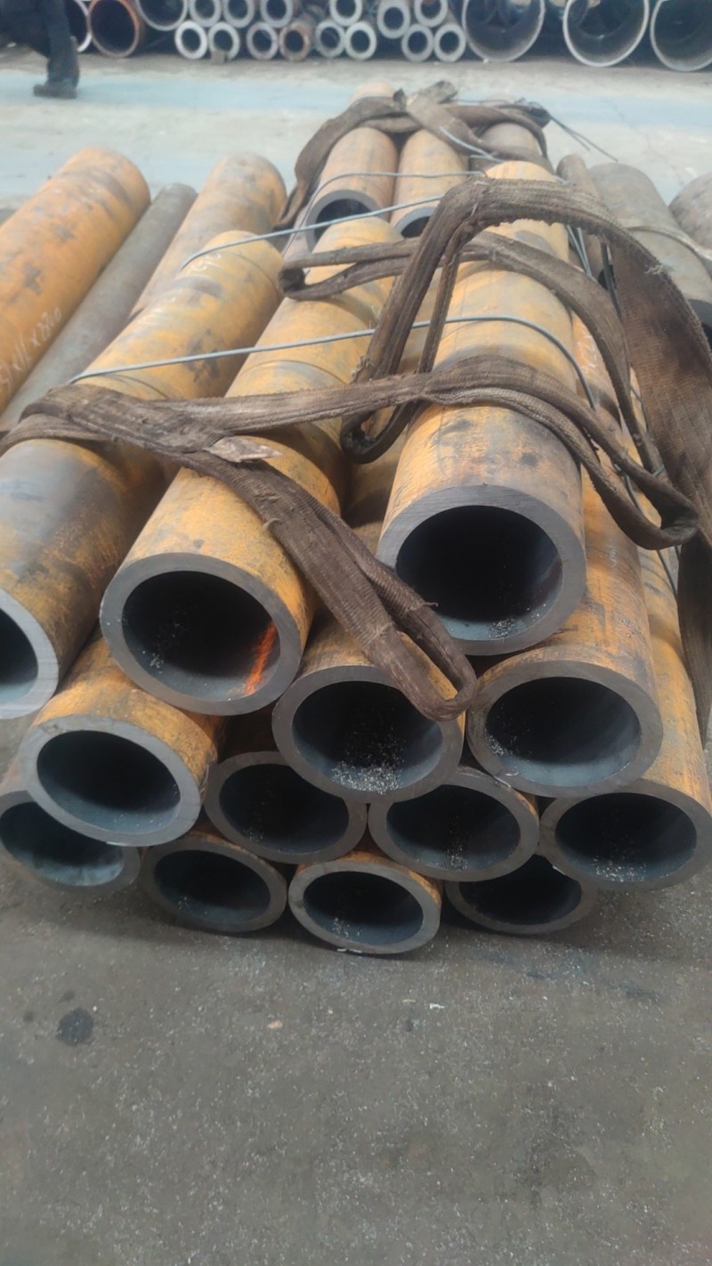 理塘理塘理塘15CrMoG无缝钢管切割